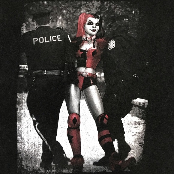 Batman DC Comics Harley Quinn Detained By Police Evil Villain Super Hero T-Shirt - Picture 2 of 6
